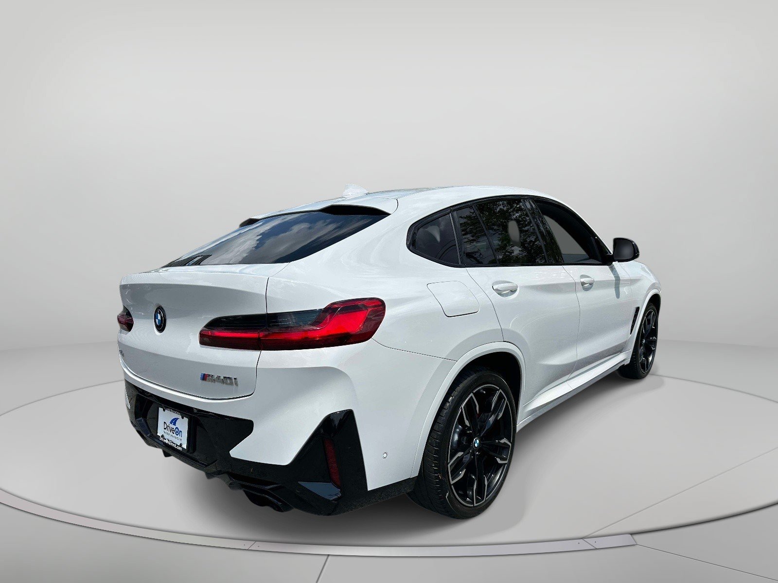 Used 2024 BMW X4 M40i w/ Premium Package AWD/4WD image 5
