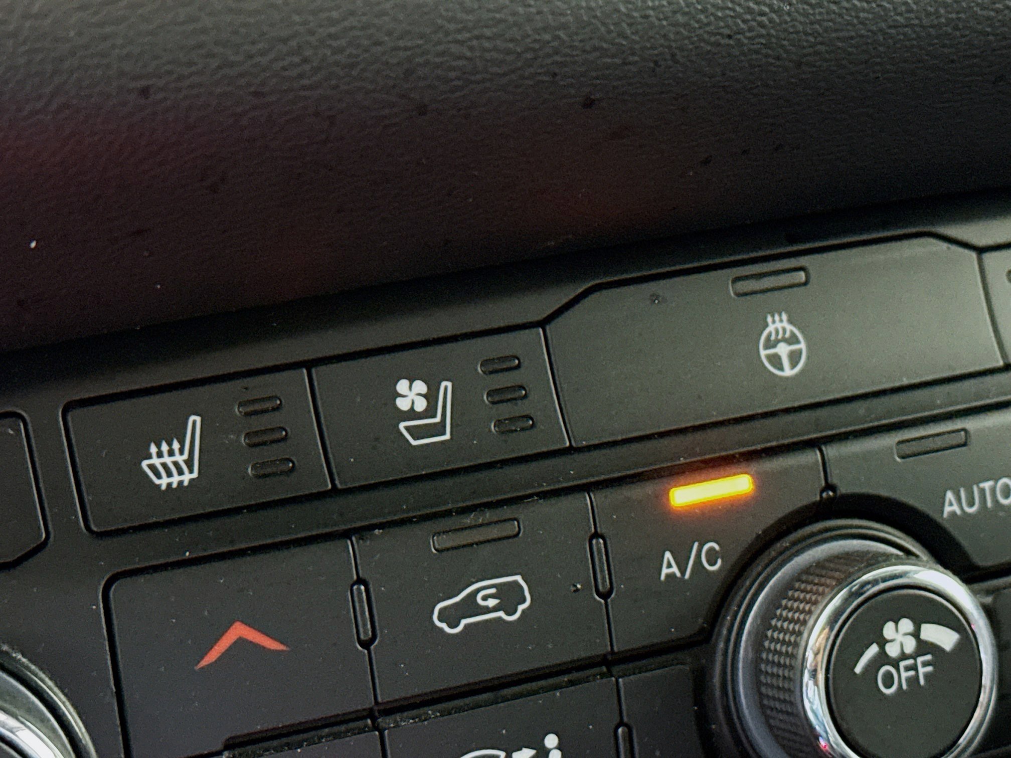 Used 2024 Dodge Durango R/T image 25