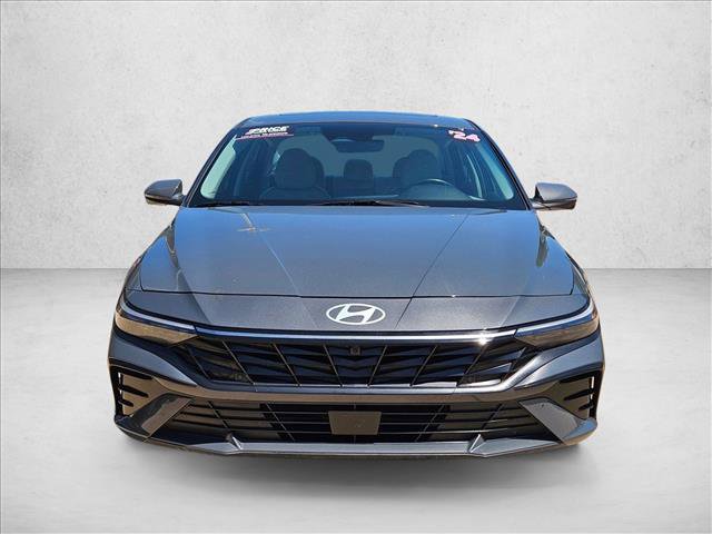 Used 2024 Hyundai Elantra Limited FWD image 2