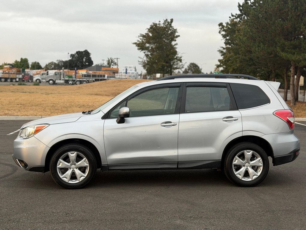 Used 2015 Subaru Forester 2.5i Limited AWD/4WD image 8