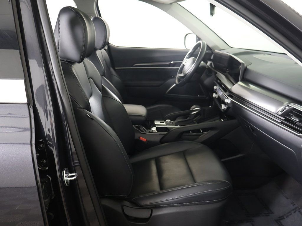 Used 2025 Kia Telluride S image 33