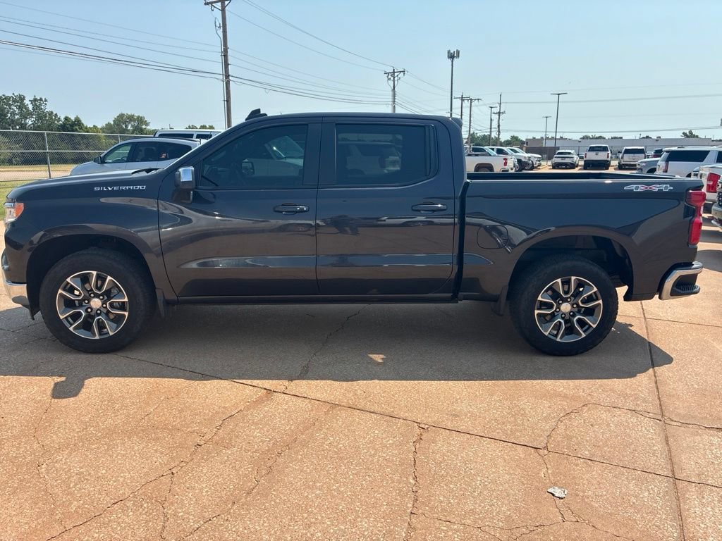 Used 2022 Chevrolet Silverado 1500 LT AWD/4WD image 9