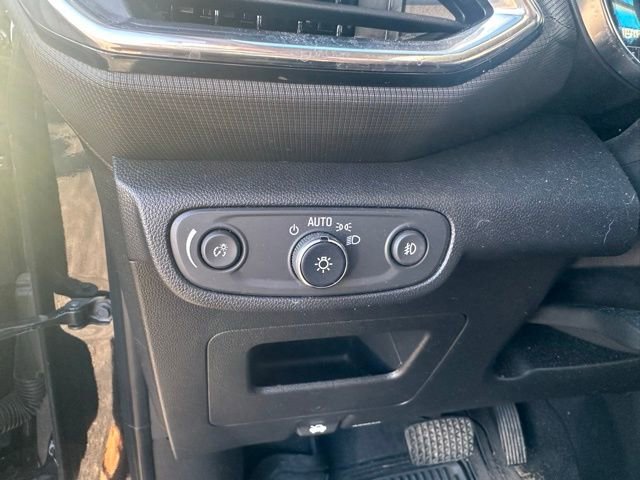 Used 2022 Chevrolet TrailBlazer LT w/ Convenience Package AWD/4WD image 9