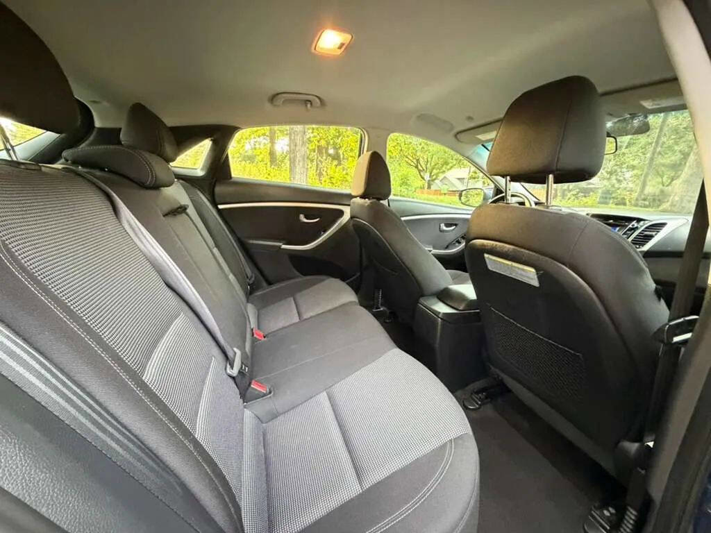 Used 2016 Hyundai Elantra GT image 15