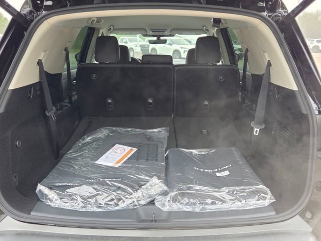 New 2026 Nissan Pathfinder SL image 12