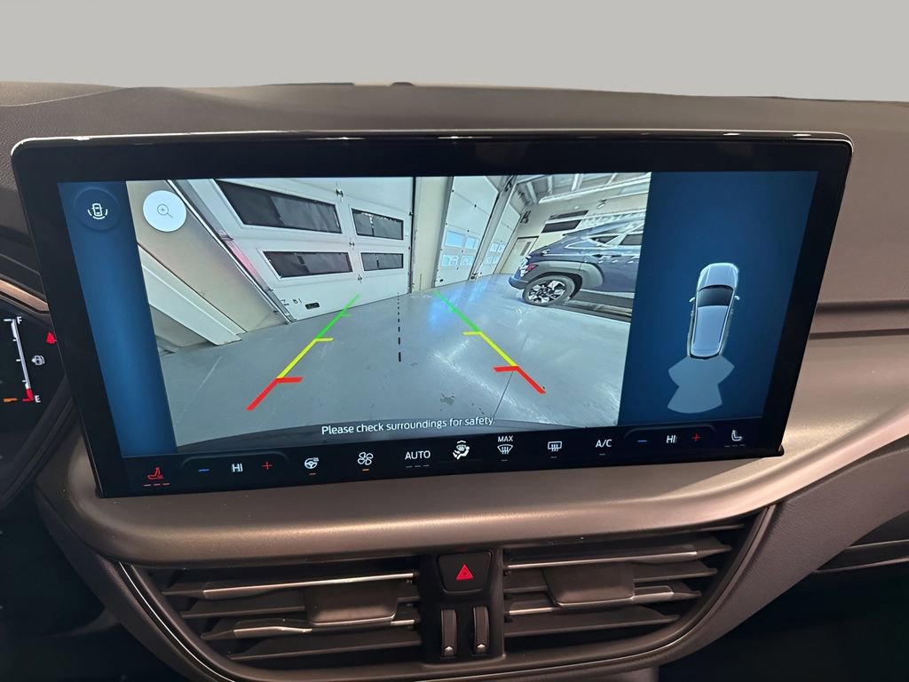 New 2025 Ford Escape SE image 21