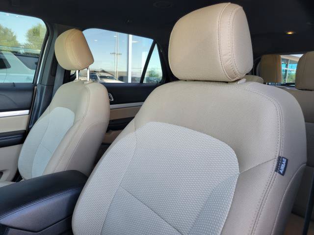 Used 2017 Ford Explorer XLT w/ Equipment Group 201A AWD/4WD image 16