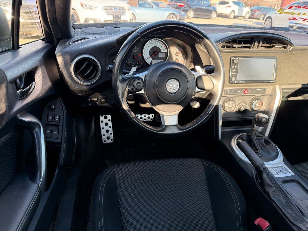 Used 2017 Toyota 86 image 4