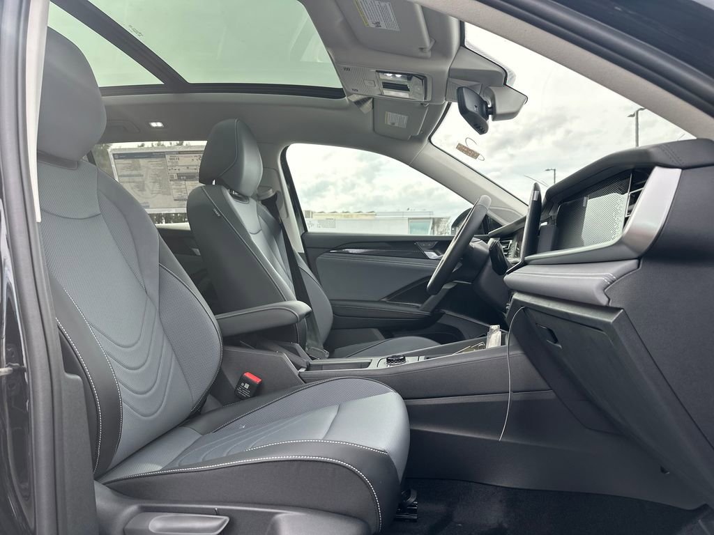 New 2026 Volkswagen Tiguan SE image 16