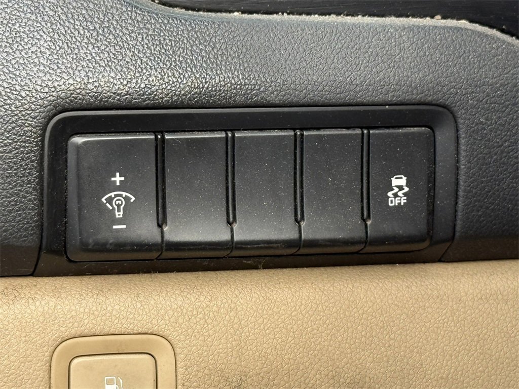 Used 2016 Kia Sedona LX image 21