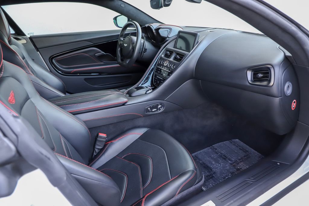 Used 2019 Aston Martin DBS Superleggera RWD image 9