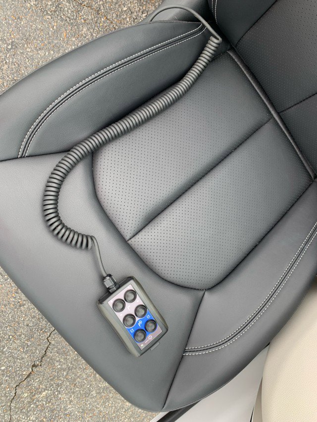 Used 2024 Chrysler Pacifica Touring-L image 3