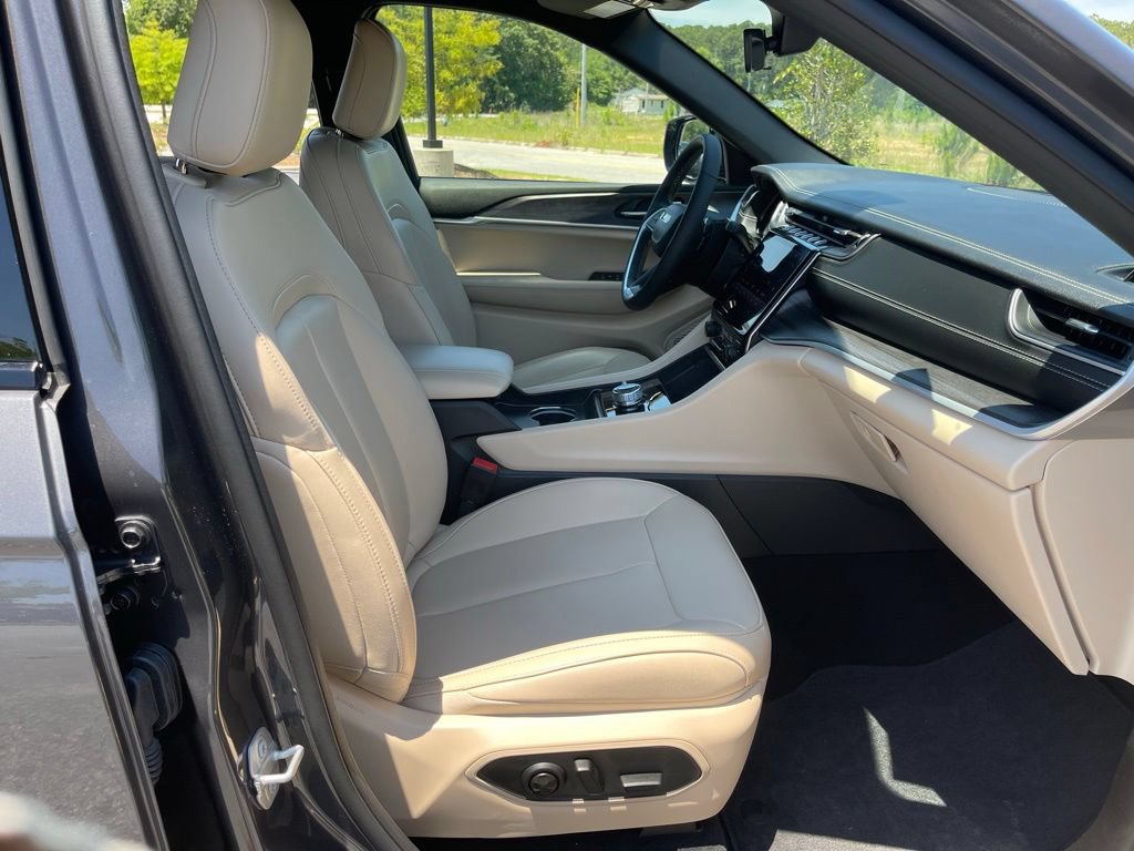 Certified 2025 Jeep Grand Cherokee Limited AWD/4WD image 51