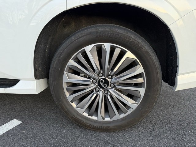 Used 2025 INFINITI QX80 Sensory image 14