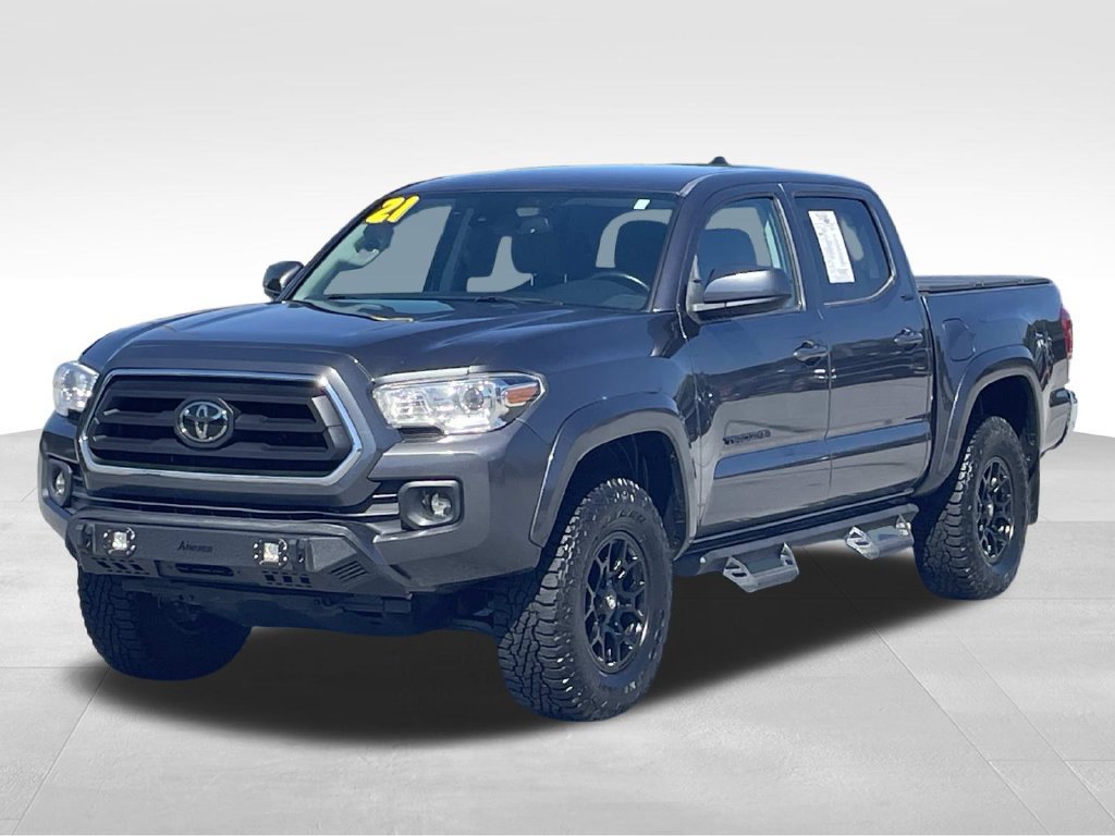 Used 2021 Toyota Tacoma SR5 AWD/4WD image 8