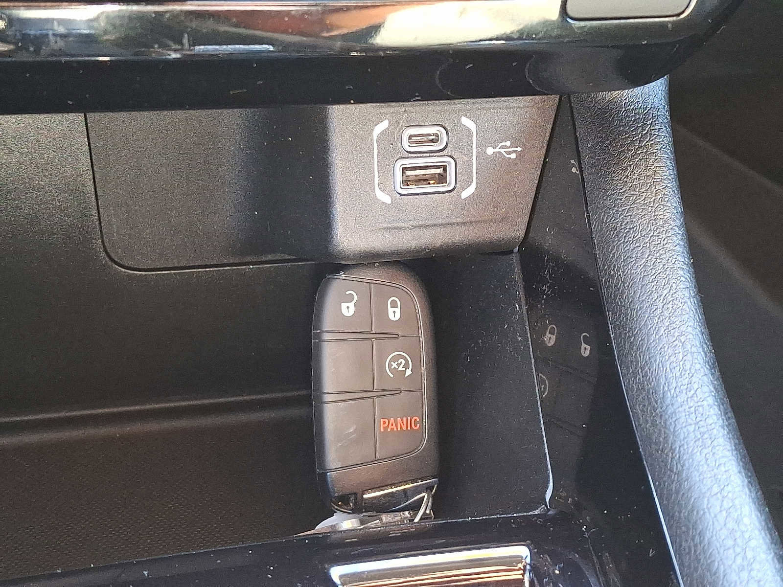 Certified 2022 Jeep Compass Limited image 24