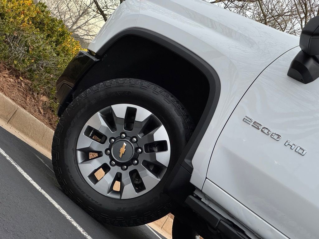 Used 2023 Chevrolet Silverado 2500 Custom w/ Custom Convenience Package image 9