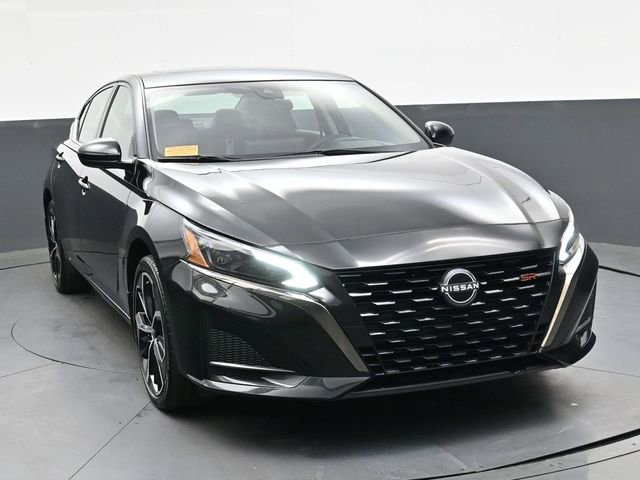 Used 2024 Nissan Altima 2.5 SR w/ SR Premium Package image 10