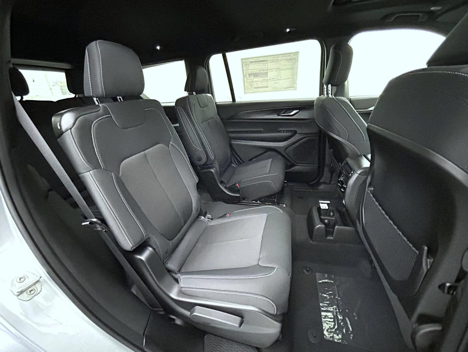 New 2026 Jeep Grand Cherokee L Laredo AWD/4WD image 18