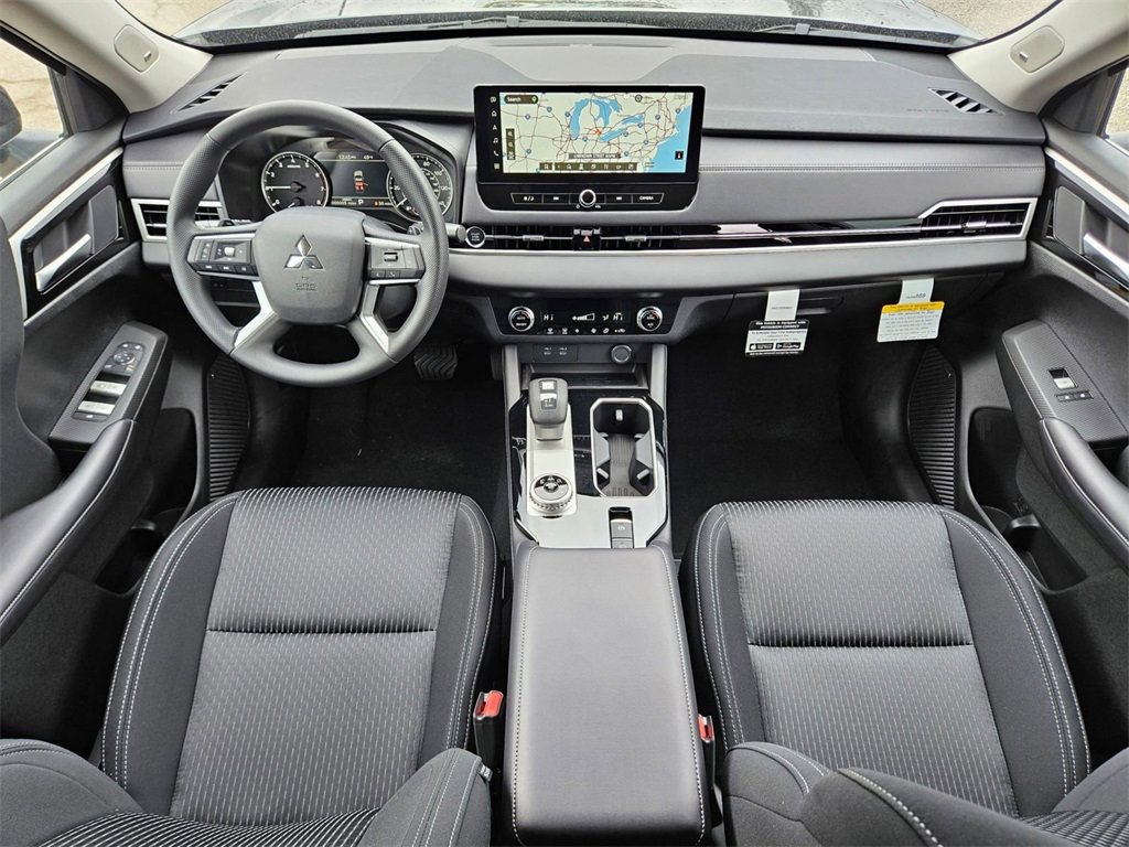 New 2025 Mitsubishi Outlander ES image 28
