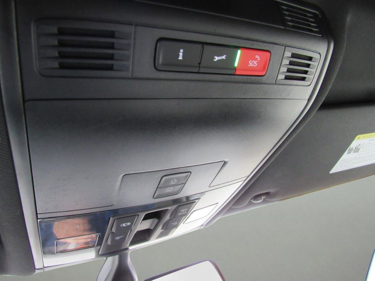 Used 2021 Volkswagen Tiguan SE R-Line image 25