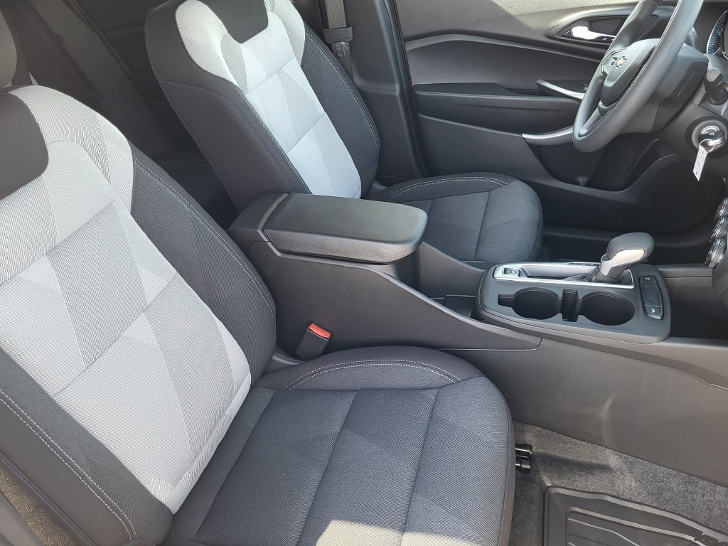 New 2026 Chevrolet Trax LS w/ LS Convenience Package FWD image 15