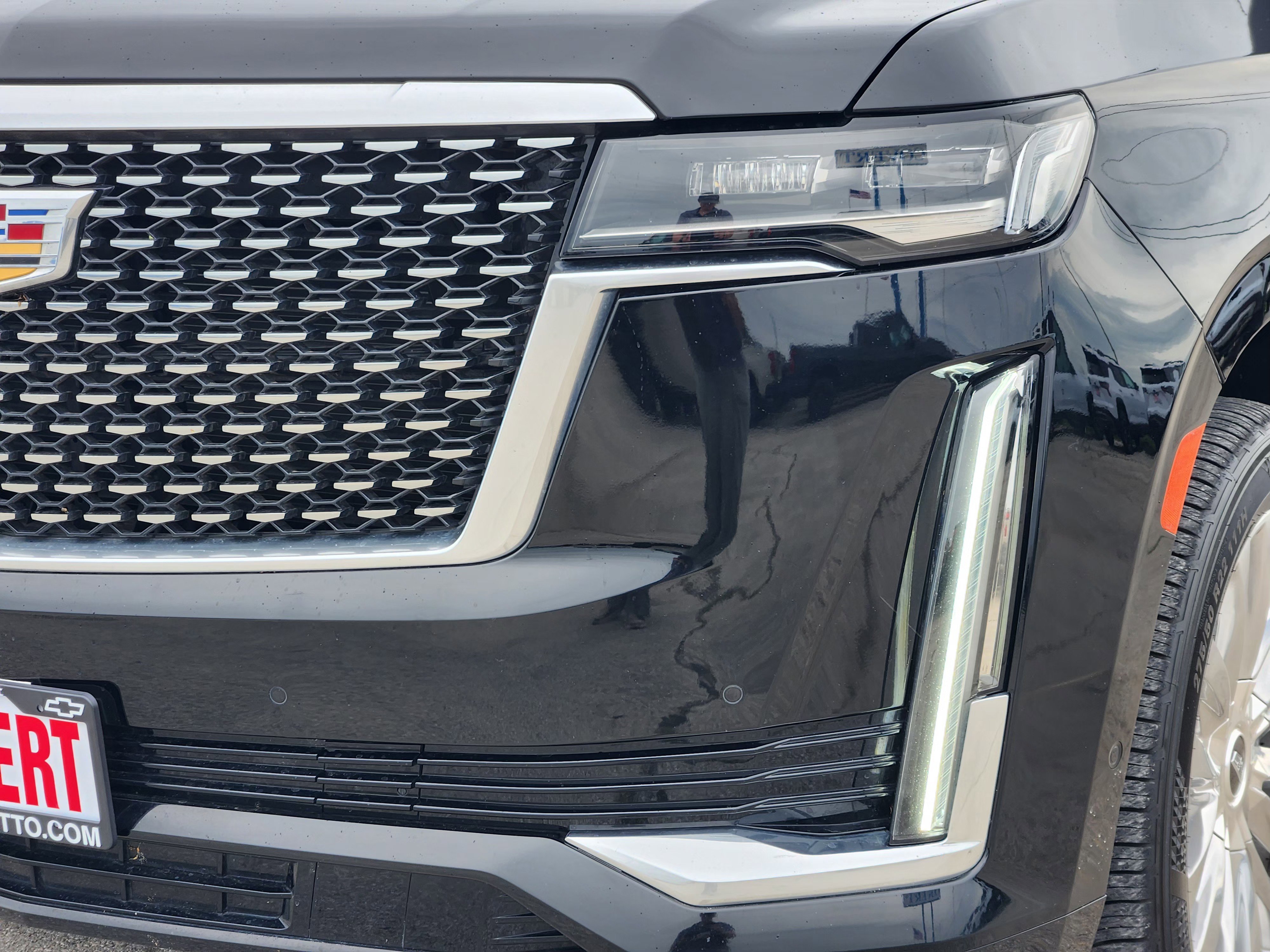 Used 2023 Cadillac Escalade ESV Premium Luxury AWD/4WD image 8
