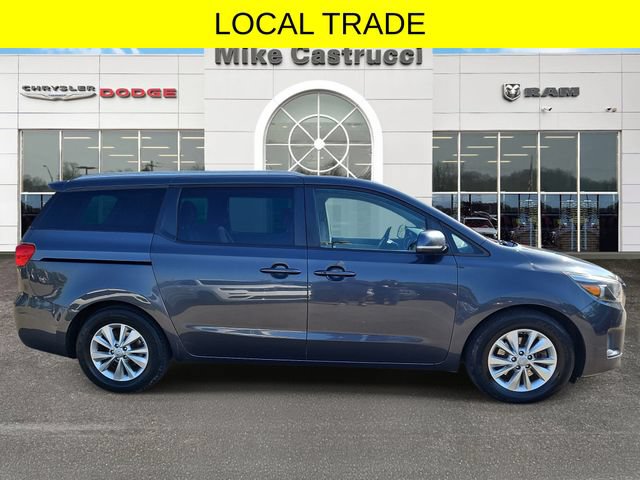 Used 2017 Kia Sedona LX w/ LX Essentials Premium Package FWD image 3