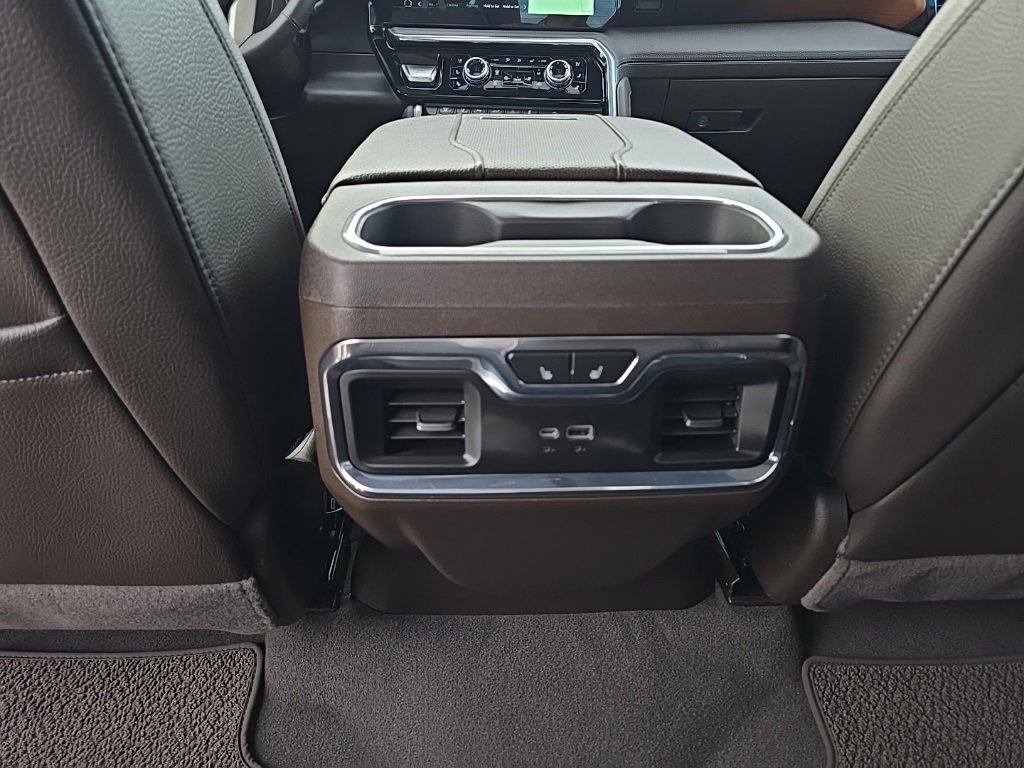 Used 2025 GMC Sierra 3500 Denali w/ Denali Reserve Package image 30