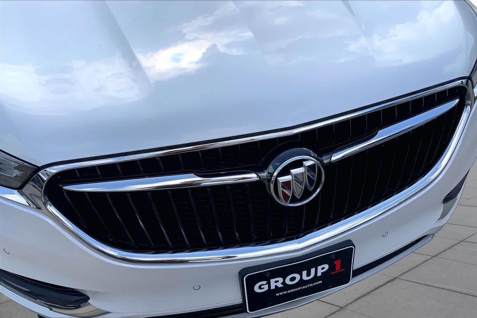 Used 2018 Buick Enclave Premium w/ Experience Buick Package FWD image 29