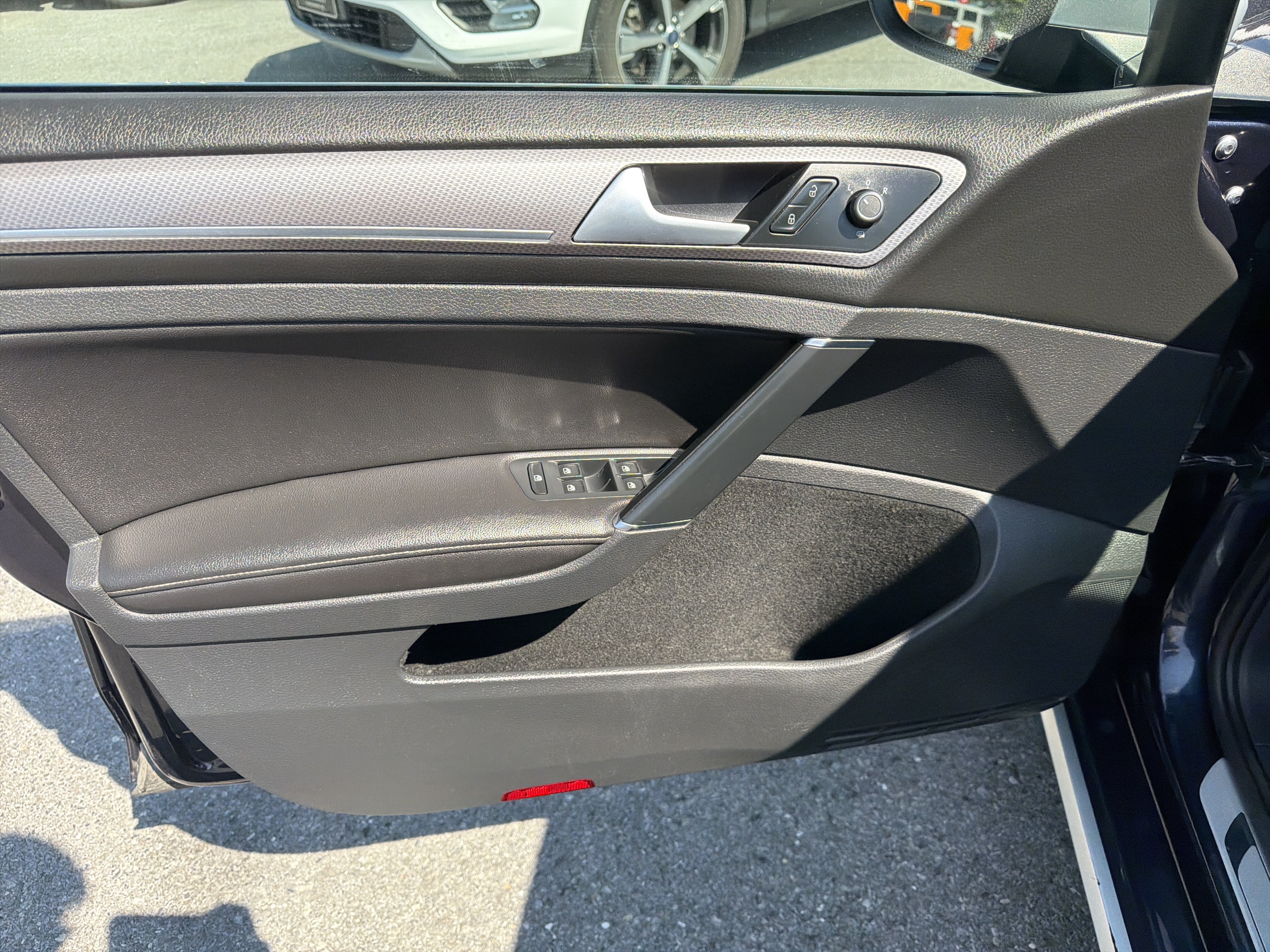 Used 2017 Volkswagen Golf Alltrack AWD/4WD image 15