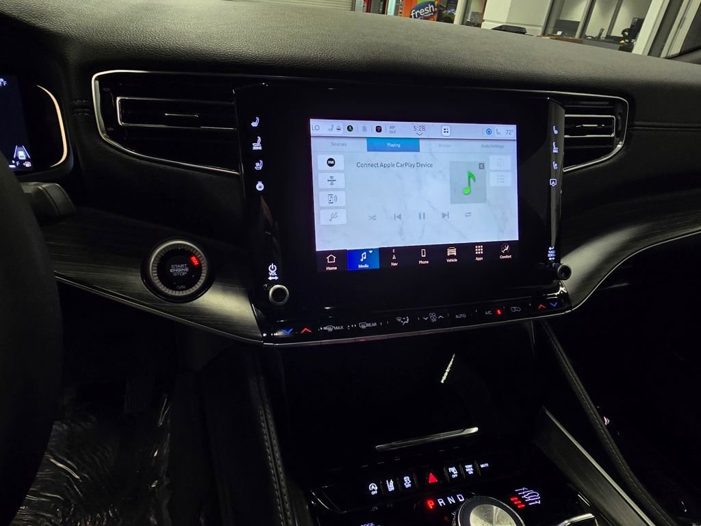 Used 2023 Jeep Wagoneer L Series III w/ Preferred Equipment Group image 23