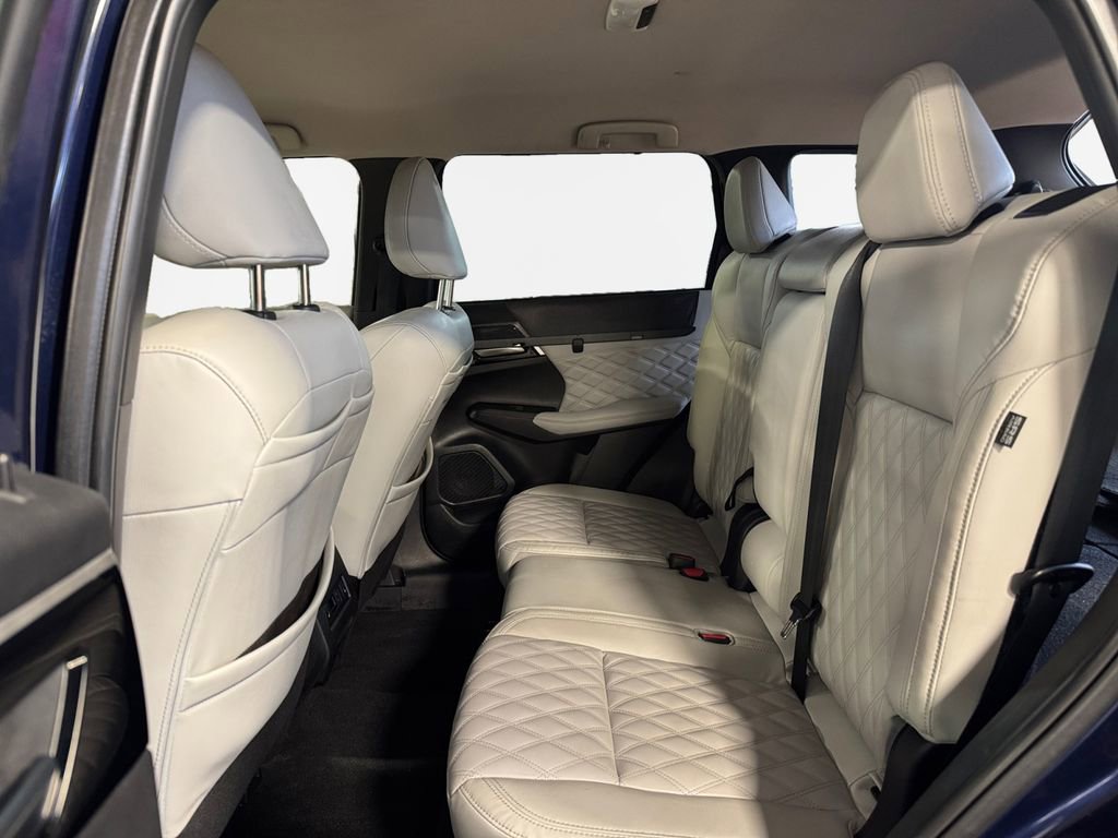 Used 2023 Mitsubishi Outlander SEL image 24