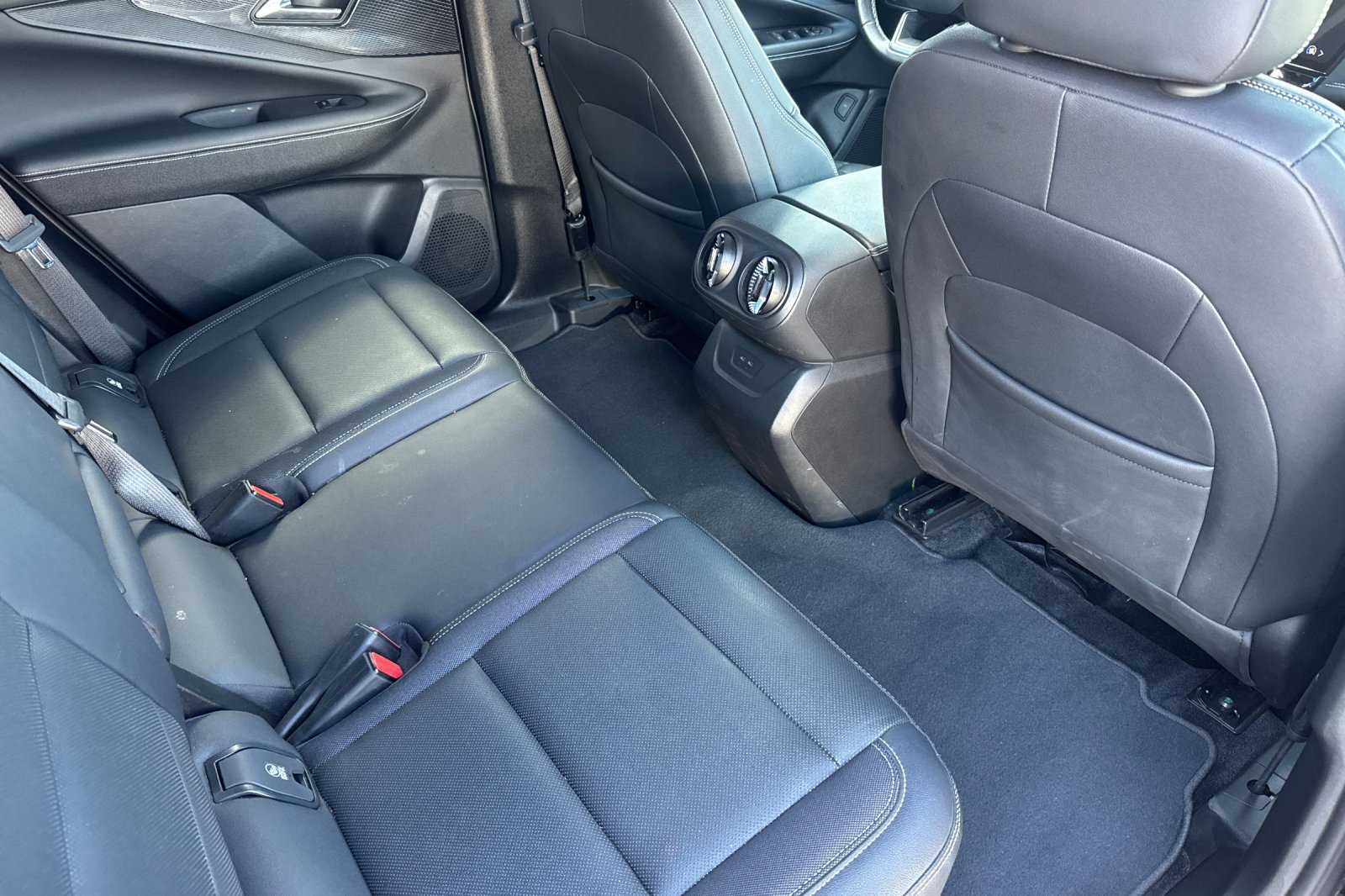 Used 2024 Chevrolet Blazer EV LT AWD/4WD image 19