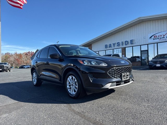 Used 2020 Ford Escape SE image 2
