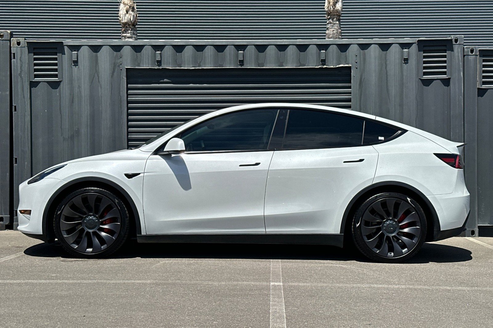 Used 2021 Tesla Model Y Performance AWD/4WD image 2
