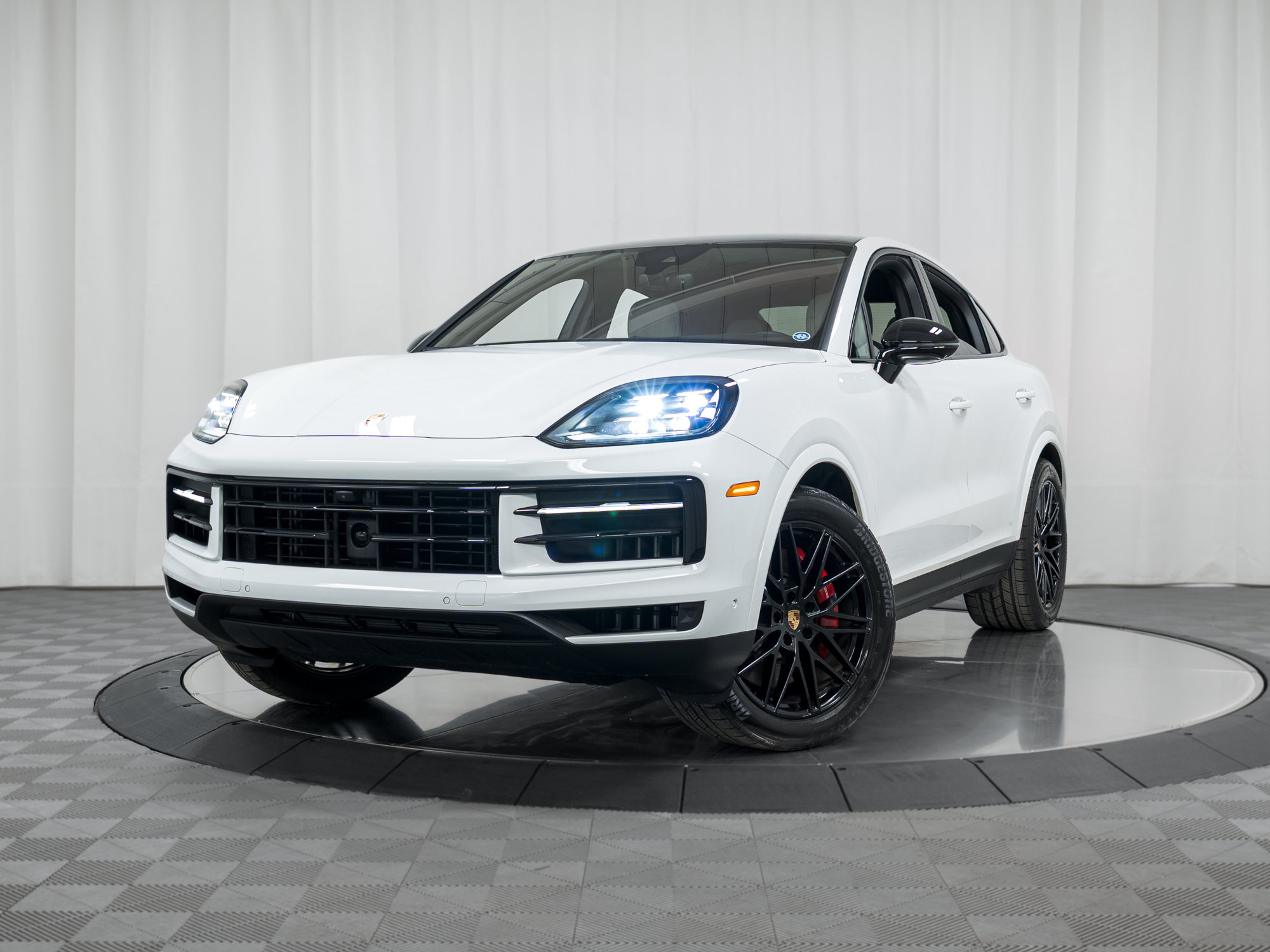 Used 2025 Porsche Cayenne S AWD/4WD image 29