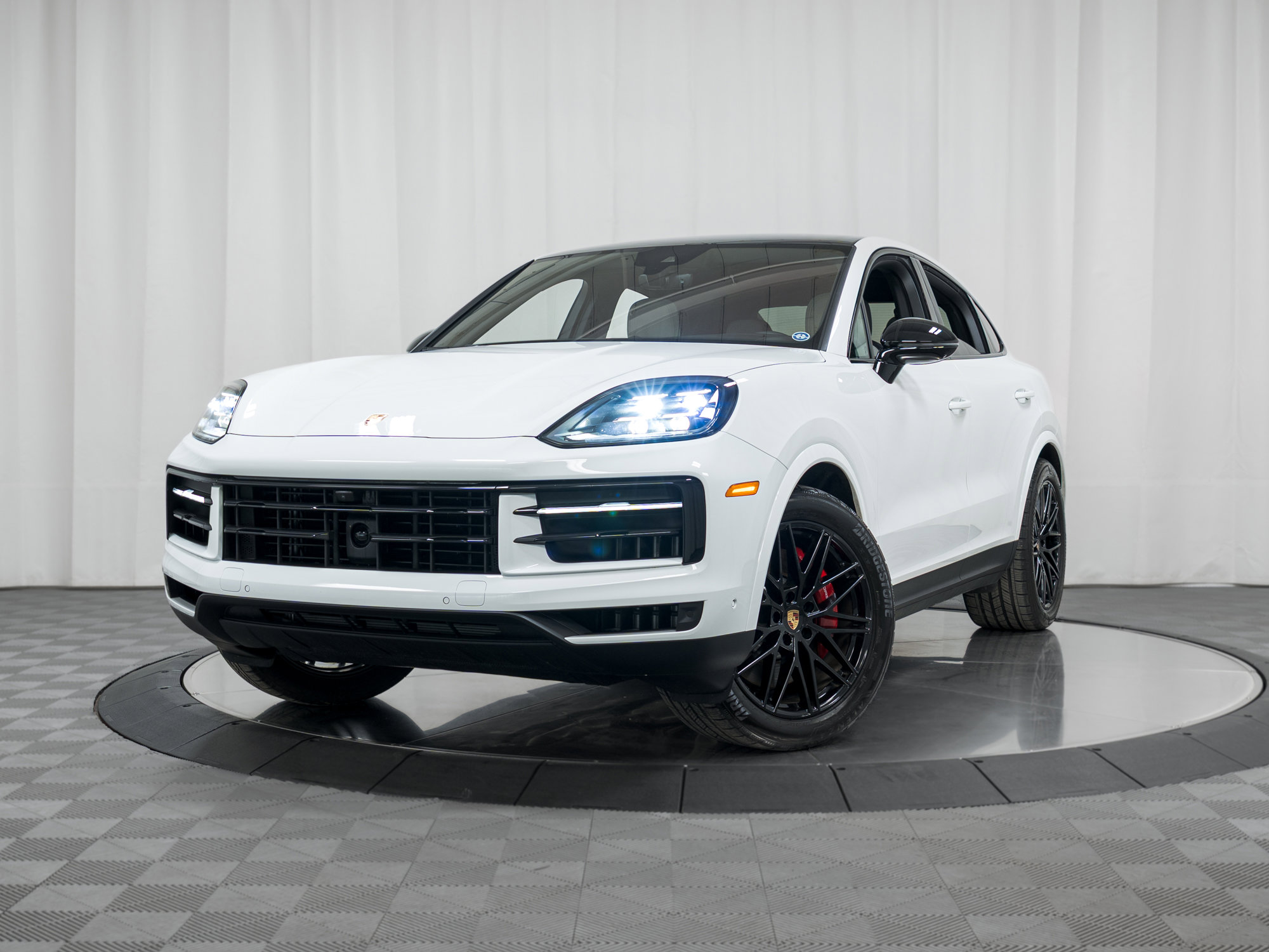 Used 2025 Porsche Cayenne S image 29