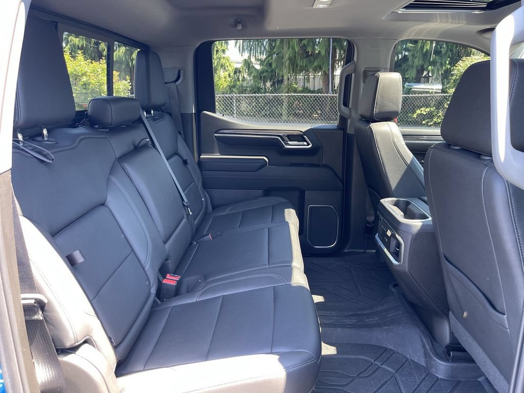 Used 2022 Chevrolet Silverado 1500 LTZ w/ LTZ Premium Package AWD/4WD image 28