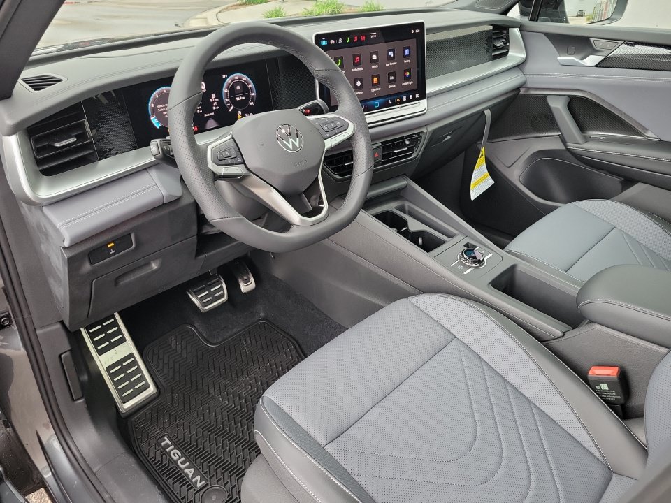New 2026 Volkswagen Tiguan SE R-Line AWD/4WD image 29