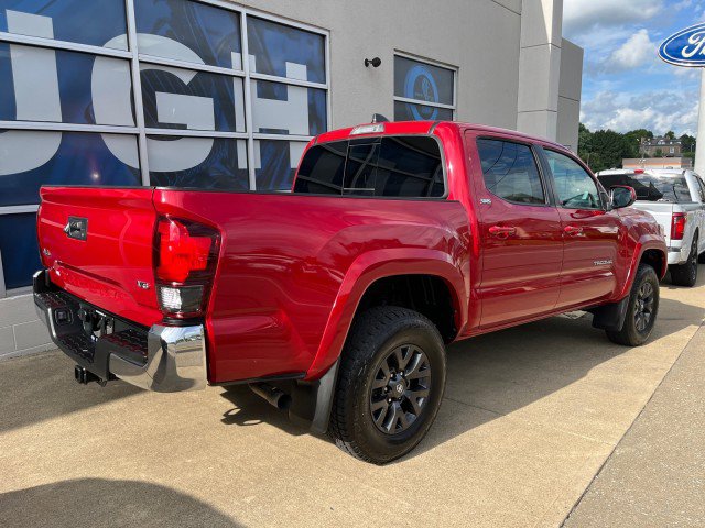 Used 2021 Toyota Tacoma SR5 AWD/4WD image 4
