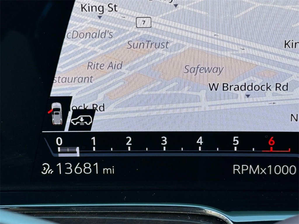 Used 2024 Cadillac Escalade ESV Sport Platinum w/ LPO, ONYX Package image 5