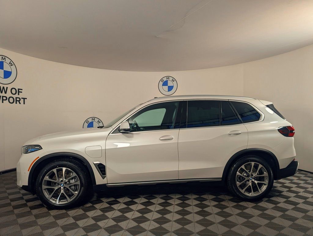 New 2026 BMW X5 xDrive50e image 9