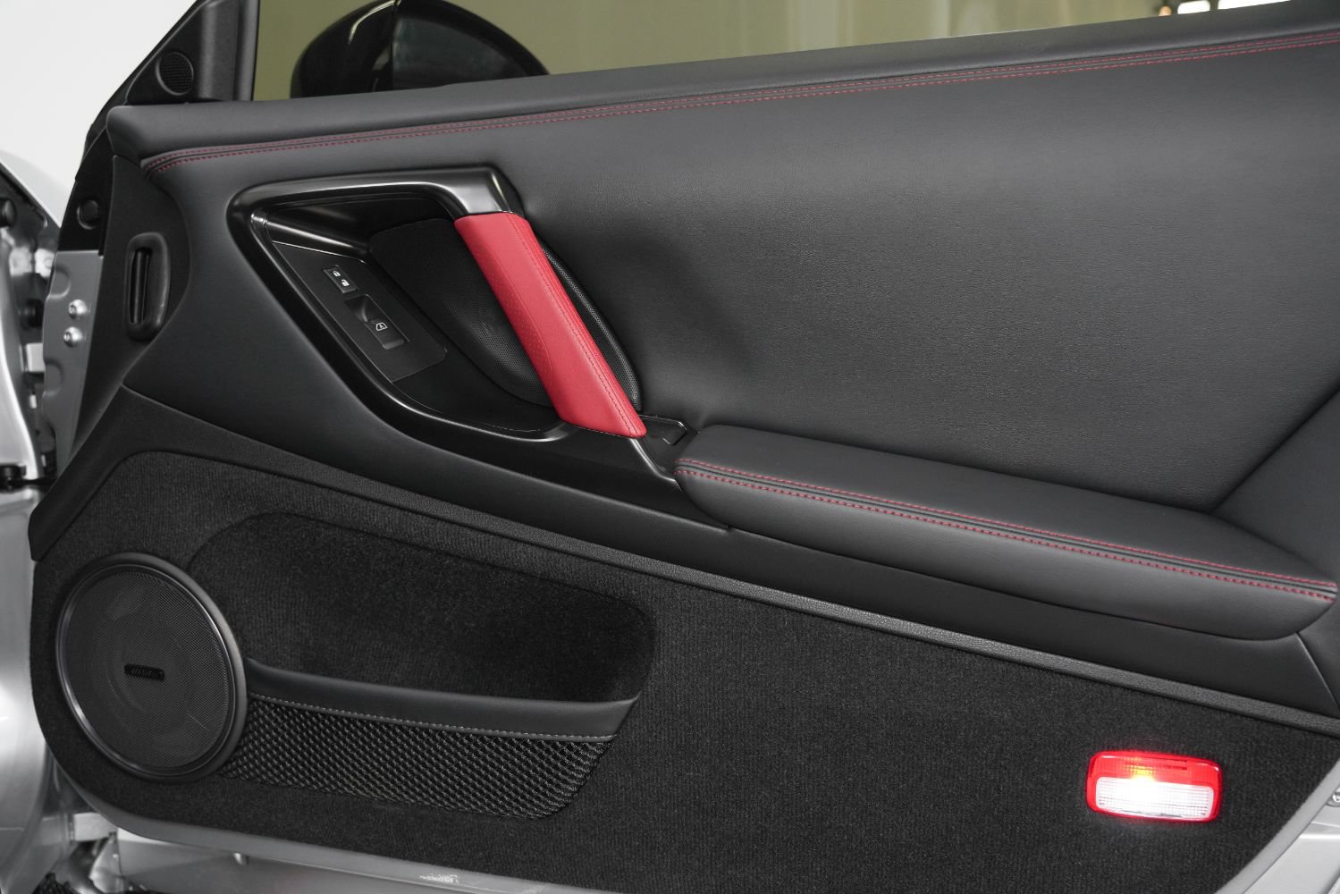 Used 2018 Nissan GT-R NISMO AWD/4WD image 34