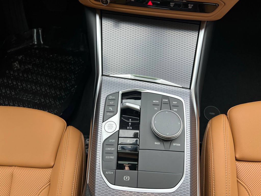 Used 2026 BMW 330i Sedan w/ Premium Package RWD image 11