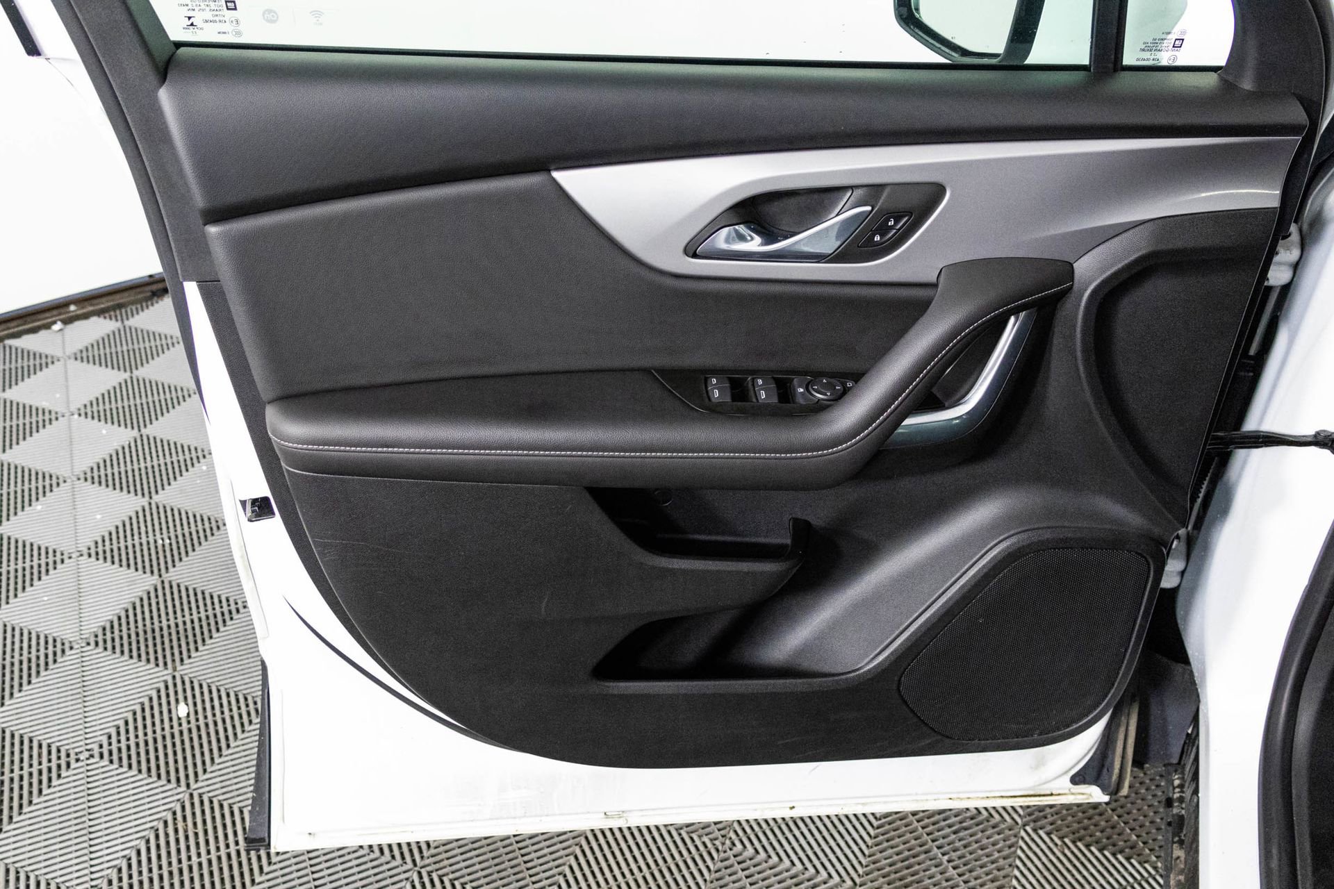 Certified 2023 Chevrolet Blazer LT w/ Driver Confidence Package image 32