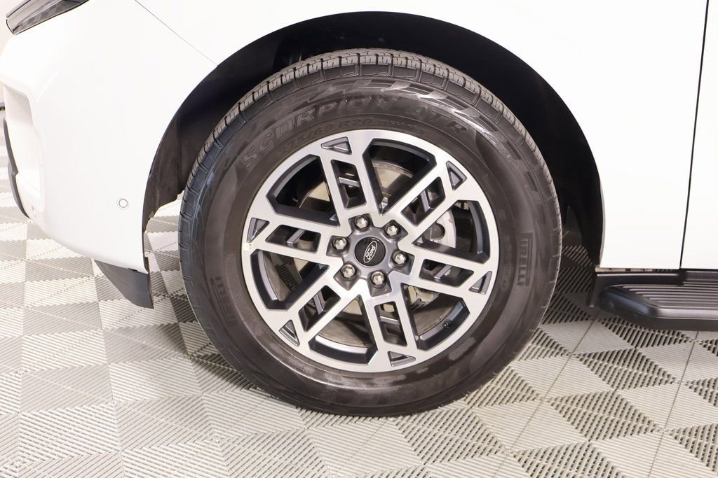 Used 2025 Ford Expedition Active image 19