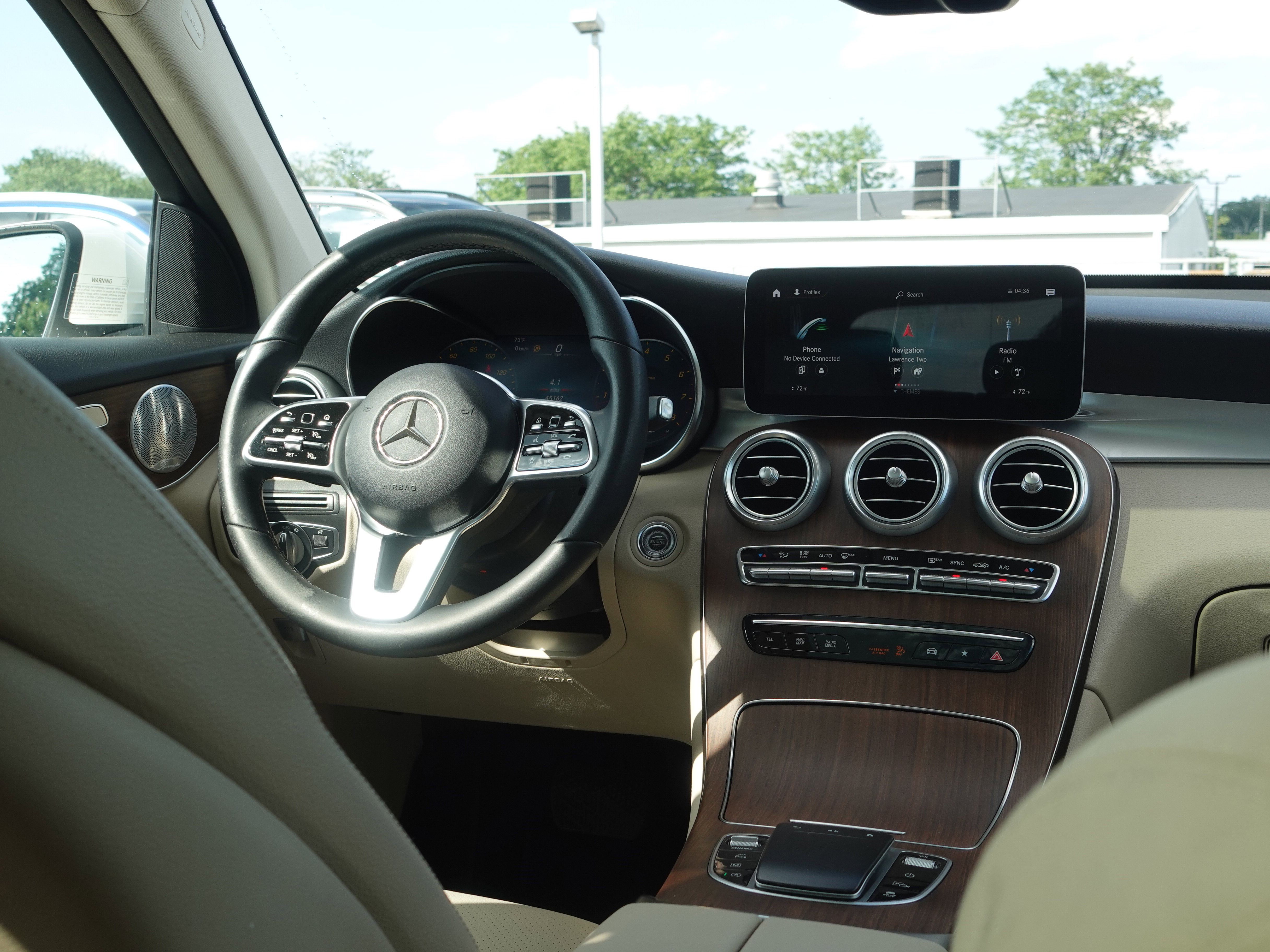 Used 2021 Mercedes-Benz GLC 300 4MATIC image 9