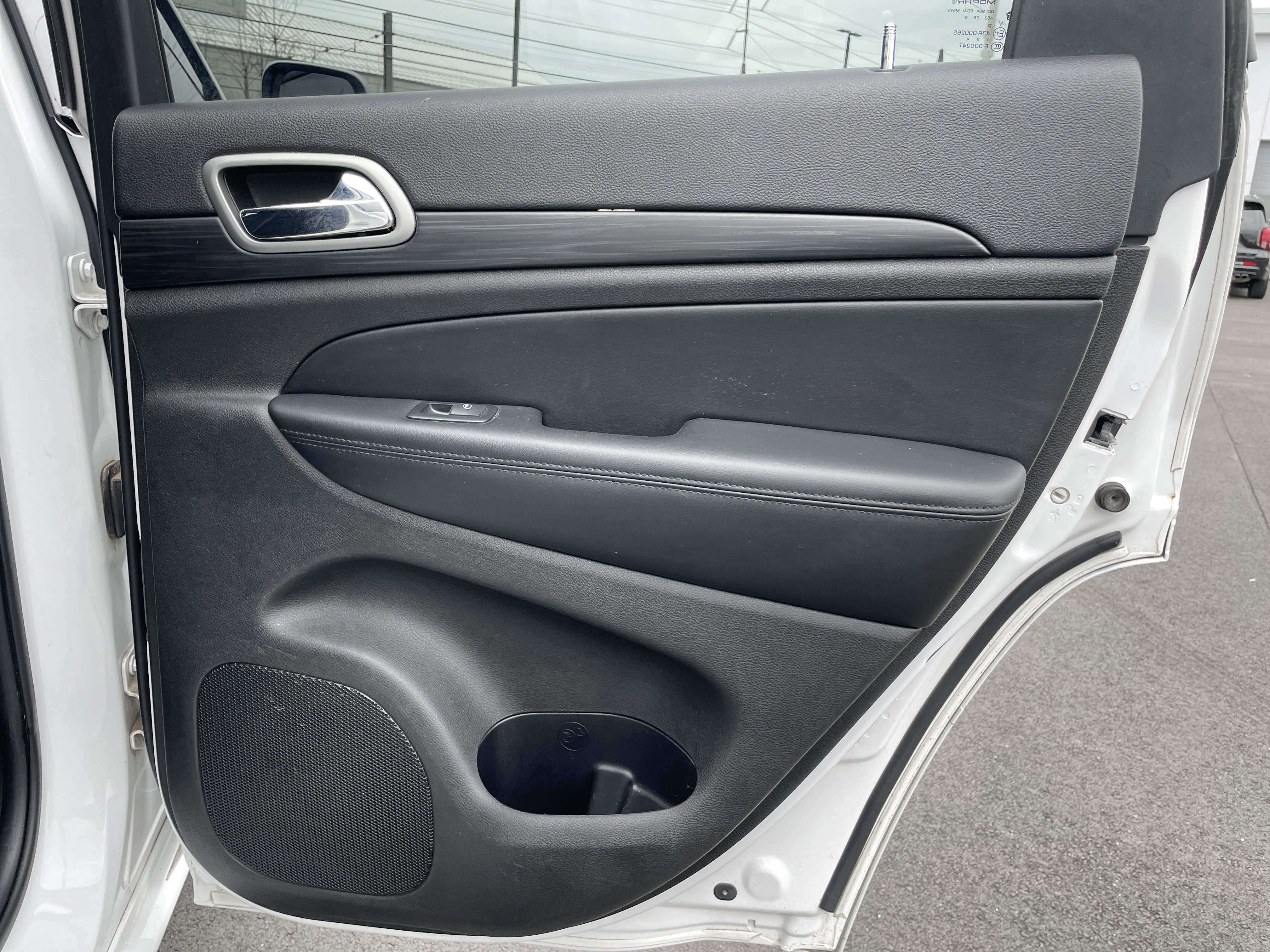 Used 2020 Jeep Grand Cherokee Altitude image 18