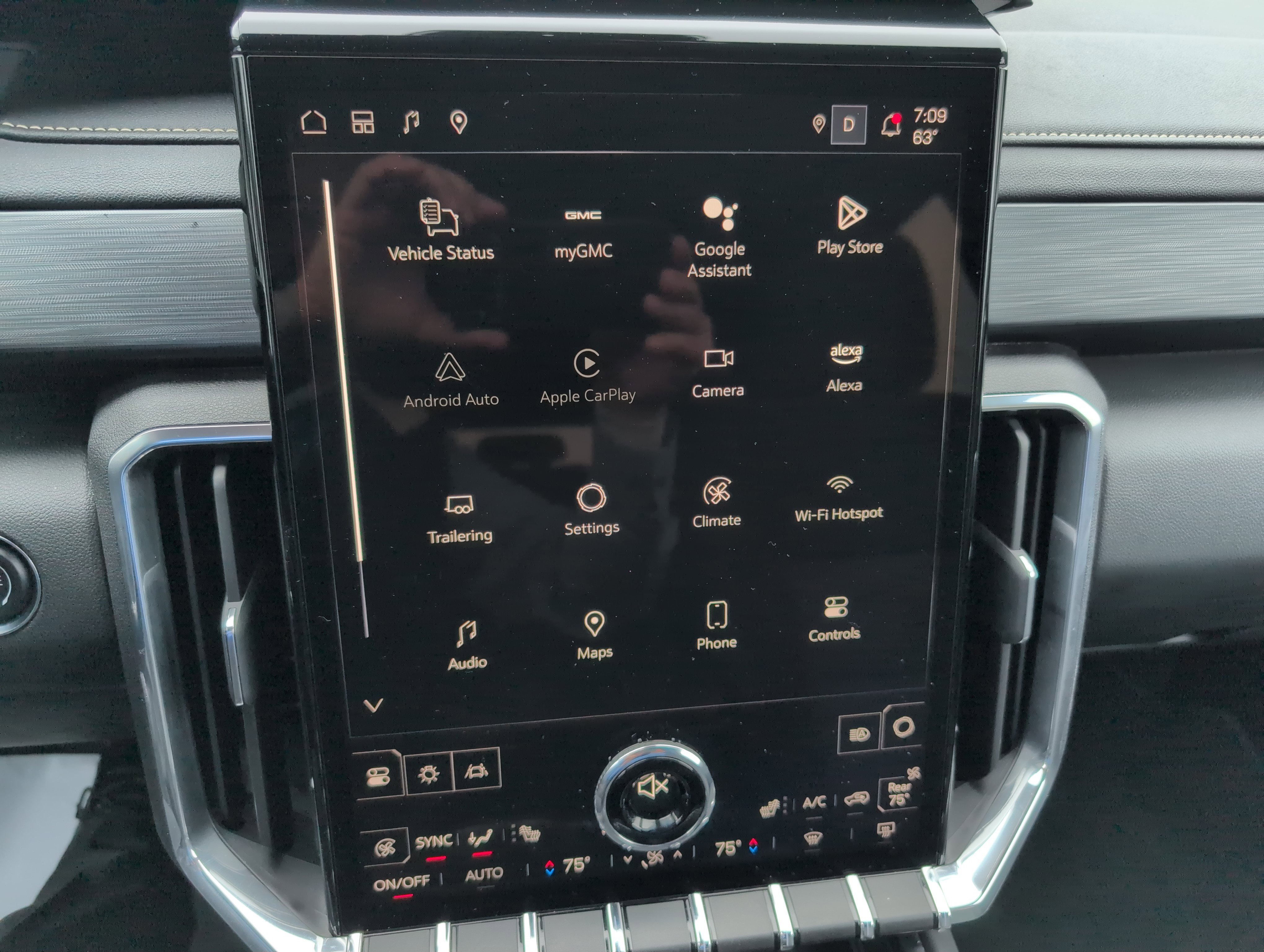 Used 2025 GMC Acadia Elevation image 22